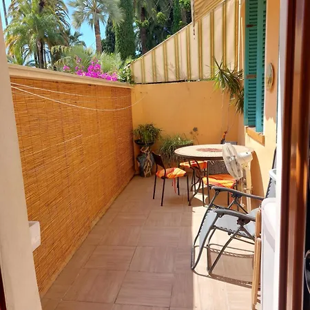 T2 Center Apartman Menton
